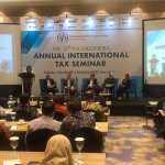 Ibu Olina Rizki Arizal, S.E, S.S, S.H, MA, BKP berkesempatan menjadi salah satu moderator dalam sesi seminar internasional Tax dalam rangka The 13th IFA Indonesia yang diselenggarakan pada hari Rabu, 3 Desember 2025 yang bertempat di Mangkuluhur Artotel Suites, Jakarta